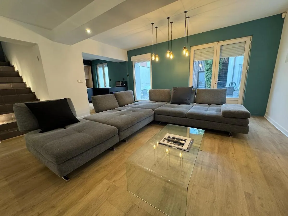 Villa Twenty Fort With Pool Lyon Villeurbanne