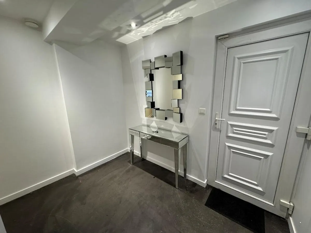 Villa Twenty Fort With Pool Lyon Villeurbanne France