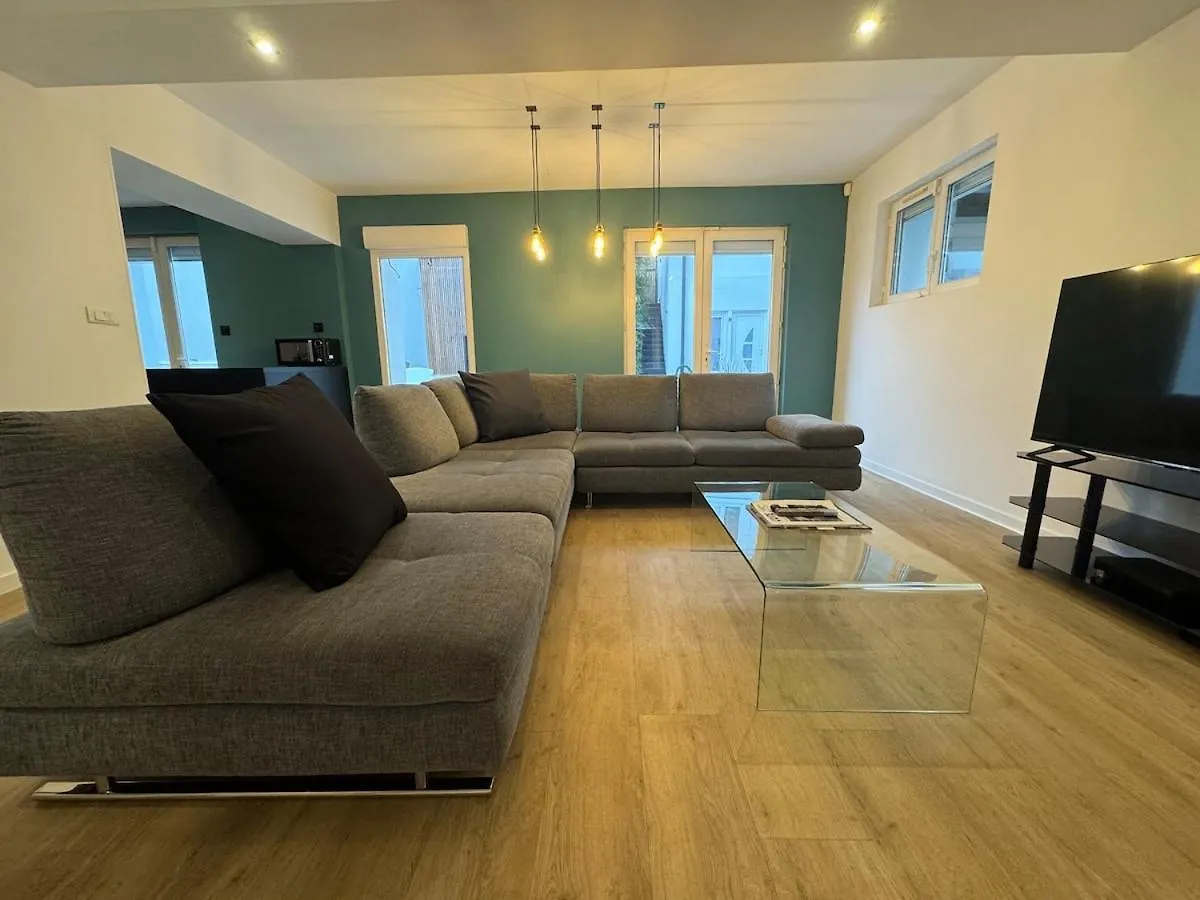 Villa Twenty Fort With Pool Lyon Villeurbanne France
