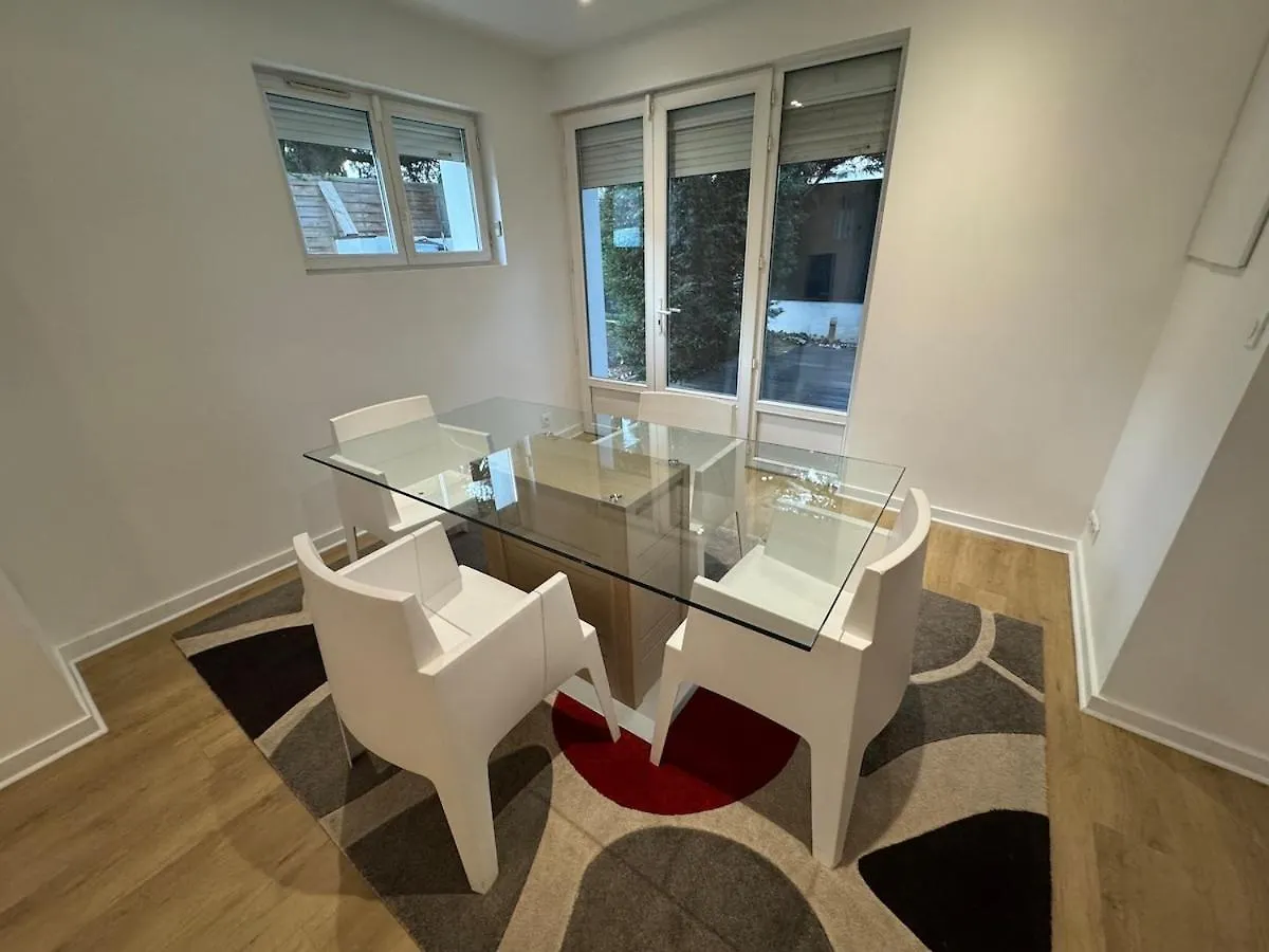 Villa Twenty Fort With Pool Lyon Villeurbanne
