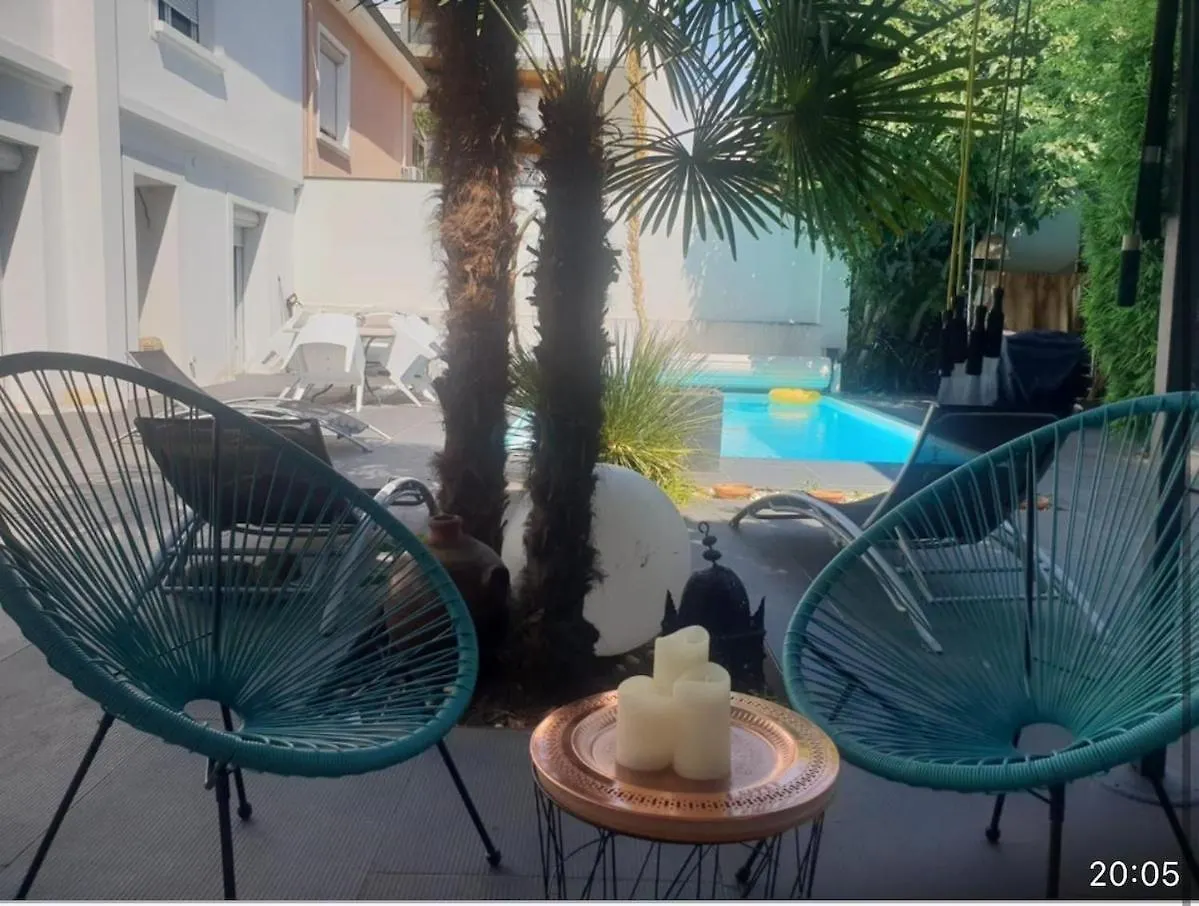 Villa Twenty Fort With Pool Lyon Villeurbanne