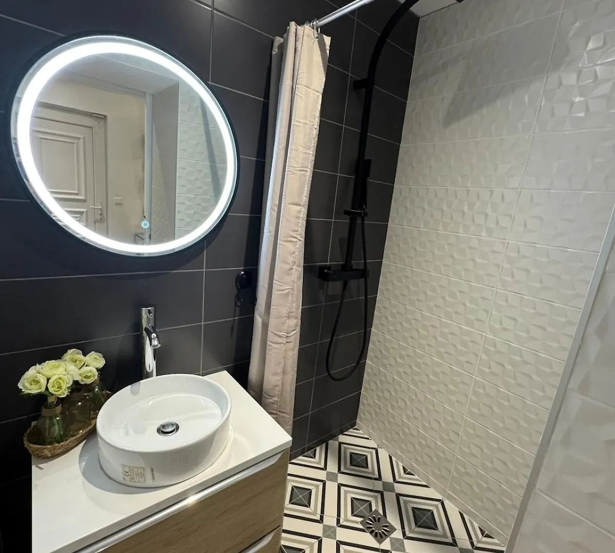 Villa Twenty Fort With Pool Lyon Villeurbanne