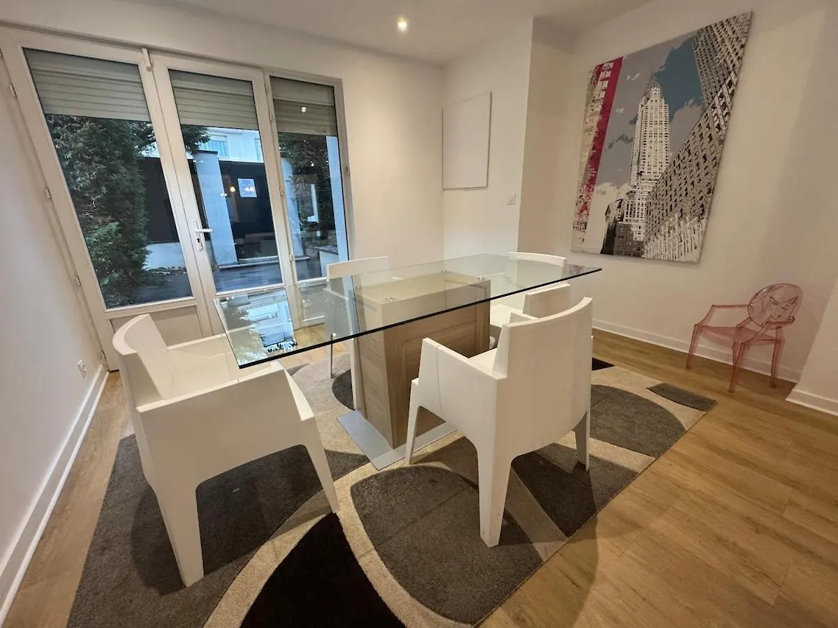 Villa Twenty Fort With Pool Lyon Villeurbanne