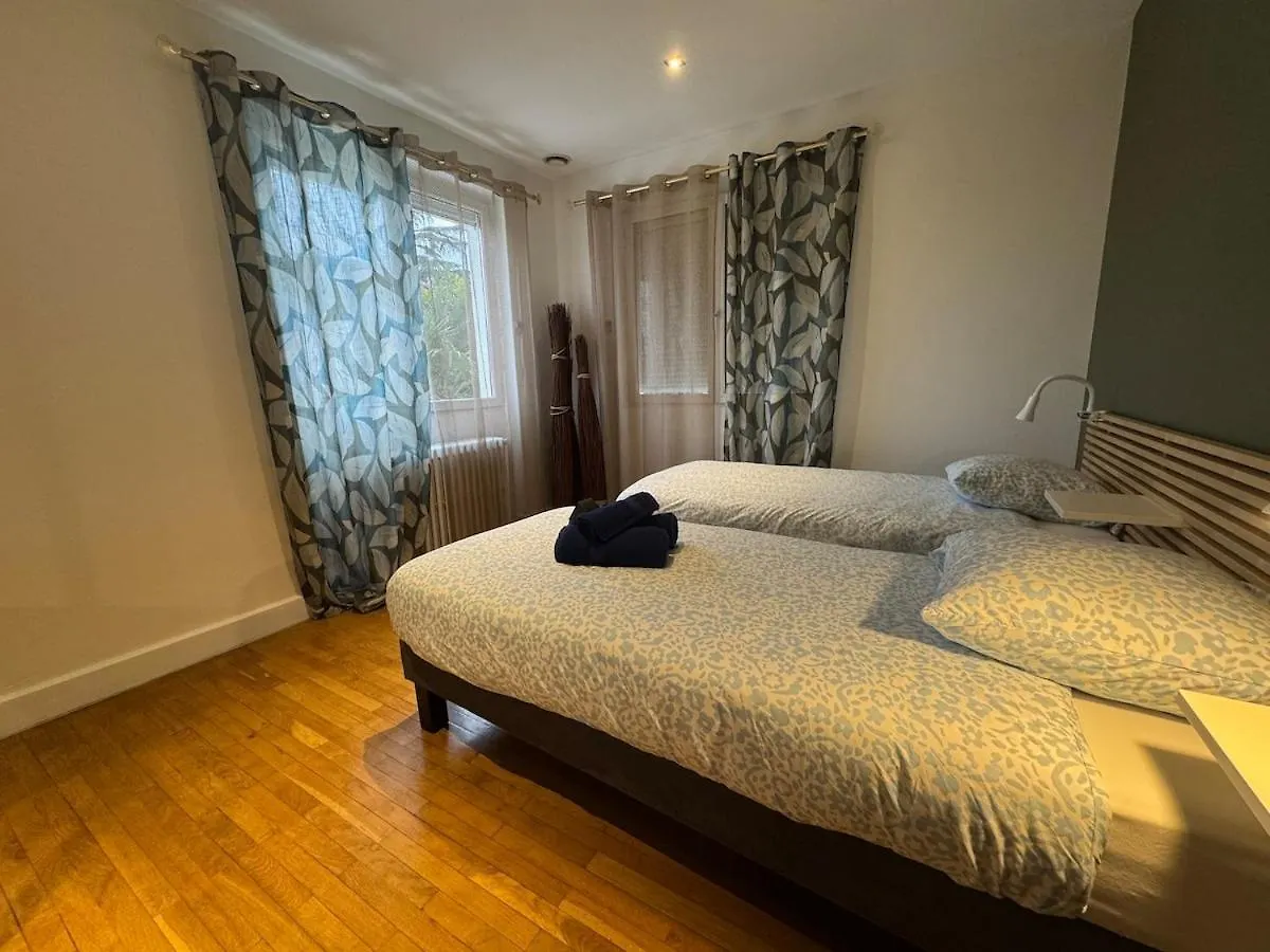 Villa Twenty Fort With Pool Lyon Villeurbanne