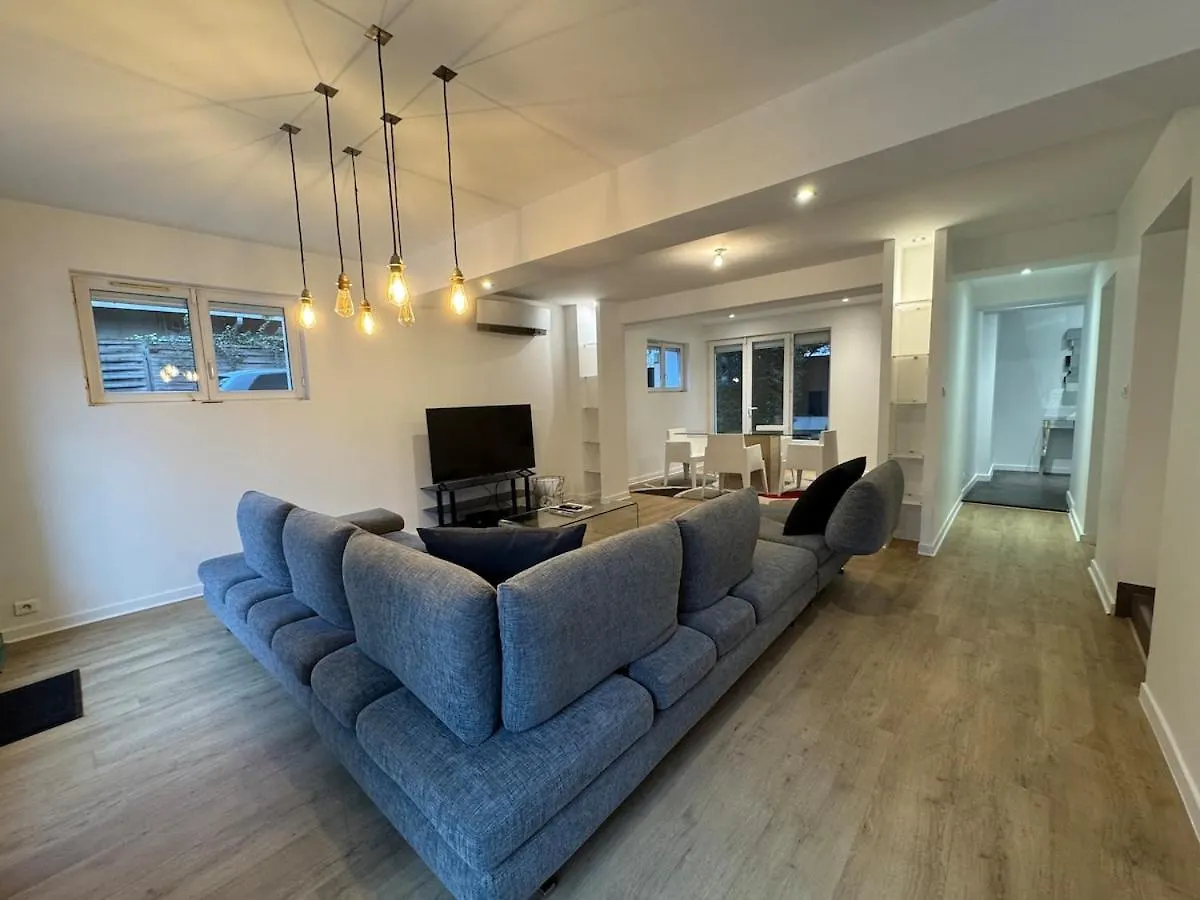 Villa Twenty Fort With Pool Lyon Villeurbanne