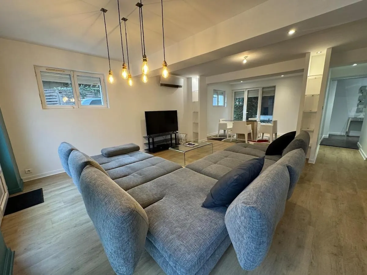 Villa Twenty Fort With Pool Lyon Villeurbanne