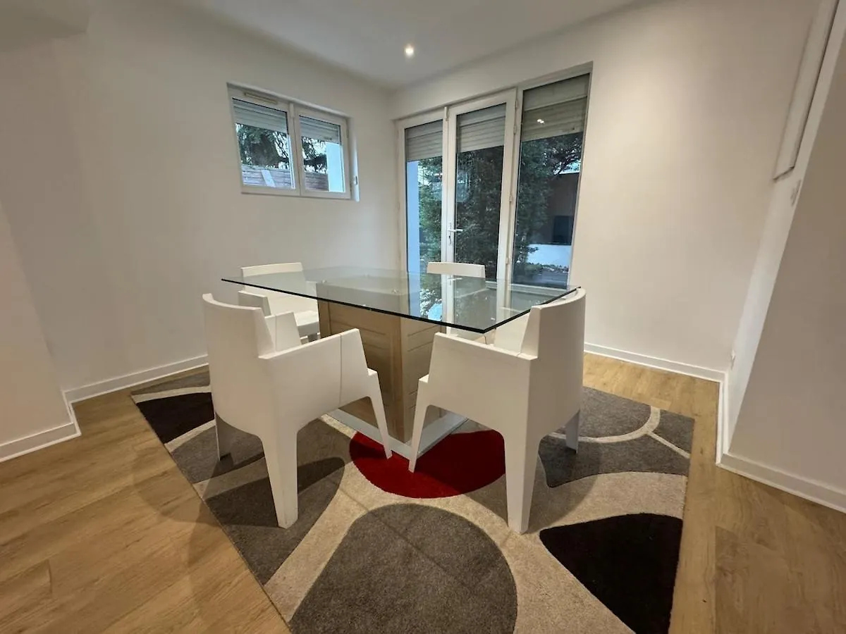Villa Twenty Fort With Pool Lyon Villeurbanne France
